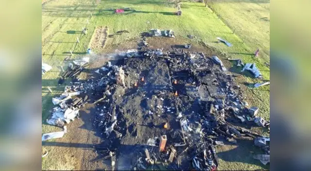 Mujer asesina a sus cinco hijos para luego quemar su casa y suicidarse.