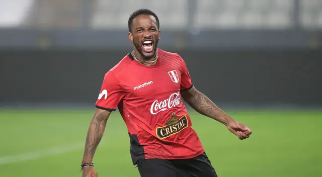 Jefferson Farfán agradece a Dios por lo bueno en su vida.