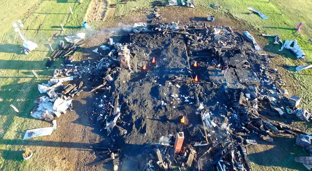 Madre mata a sus hijos, incendia su casa y luego se suicida en Estados Unidos