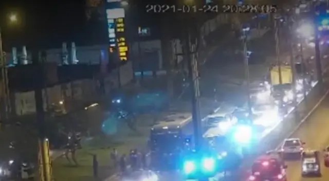 El menor de edad iba conduciendo su bicicleta cuando fue chocó contra el bus.