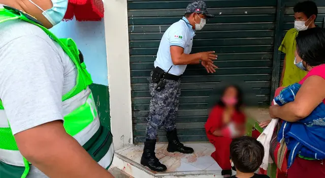 mujer Ashaninka da a luz en vía pública