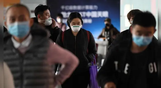 Mujer que viajo en un avión ocultando tener coronavirus ira a un año de cárcel Mujer que viajo en un avión ocultando tener coronavirus ira a un año de cárcel