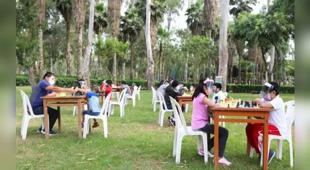 Parques y clubes permanecerán abiertos, confirmó alcalde de Lima, Jorge Muñoz.