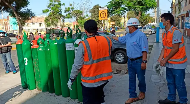 El 'Ángel del Oxígeno' pide apoyo a la PNP para que la venta se desarrolle con total normalidad. El 'Ángel del Oxígeno' pide apoyo a la PNP para que la venta se desarrolle con total normalidad.