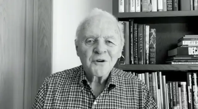 El recordado 'Hannibal Lecter', Anthony Hopkins, mostró el proceso al que se sometió para poder recibir la vacuna, tras haber acatado cuarentena.