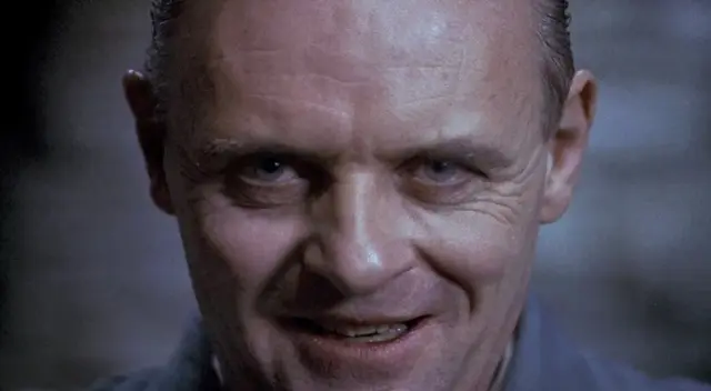 El recordado 'Hannibal Lecter', Anthony Hopkins, mostró el proceso al que se sometió para poder recibir la vacuna, tras haber acatado cuarentena.
