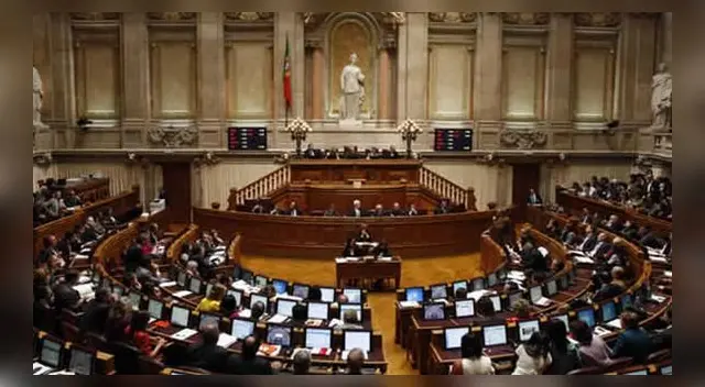Sesión parlamentaria en Lisboa, Portugal. Sesión parlamentaria en Lisboa, Portugal.