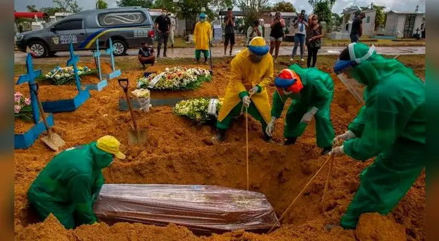 Pese a ser uno de los estados con menor población de Brasil, Amazonas acumula hasta ahora 7.051 muertes y 248.561 contagios por la COVID-19. Foto: AFP