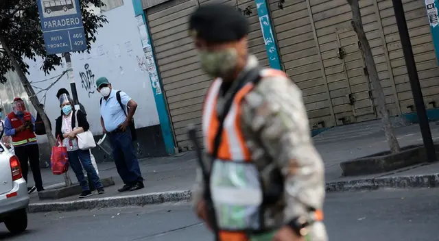 A fin de evitar aglomeraciones y peligros de contagio, se ha dispuesto que solo un integrante de la familia podrá salir de su vivienda para realizar las compras necesarias. A fin de evitar aglomeraciones y peligros de contagio, se ha dispuesto que solo un integrante de la familia podrá salir de su vivienda para realizar las compras necesarias.