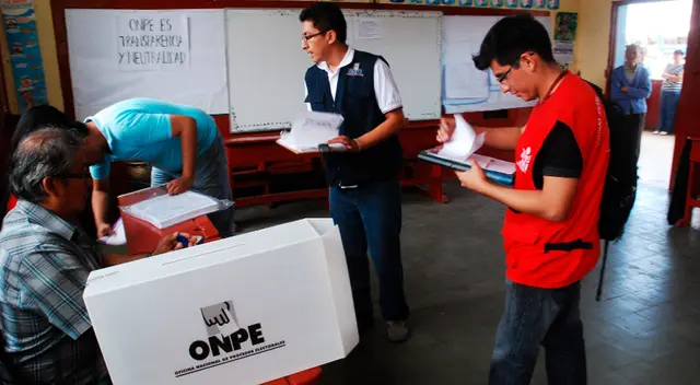 La ONPE seleccionará a los ciudadanos con mayor grado de instrucción de casa mesa o a los que todavía no han cumplido esa labor. La ONPE seleccionará a los ciudadanos con mayor grado de instrucción de casa mesa o a los que todavía no han cumplido esa labor.