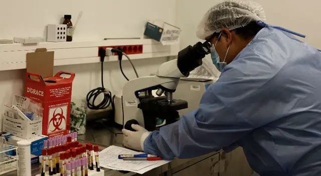 El Seguro Social de Salud (EsSalud) ha abierto una convocatoria para contratar a personal de salud de distintas ramas.