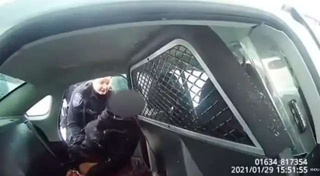 Policías causan indignación por maltratar a una menor de edad en Rochester