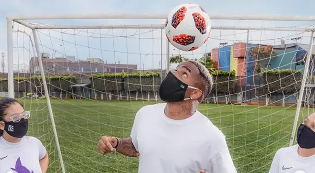 Jefferson Farfán, figura de la selección peruana, fue noticia en las redes sociales.