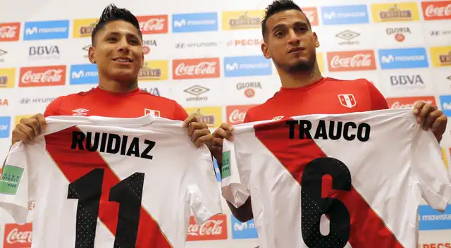 Miguel Trauco y su peculiar broma a Raúl Ruidíaz por sequía goleadora con la selección | Foto: EFE