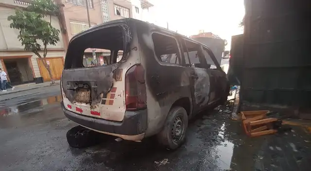Bomberos ya se encuentran en la zona atendiendo la emergencia.