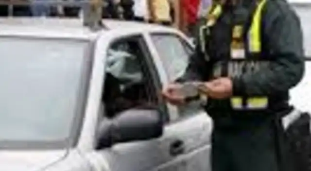 Dictan prisión contra un policía que pidió una coima a un taxista en Villa María del Triunfo