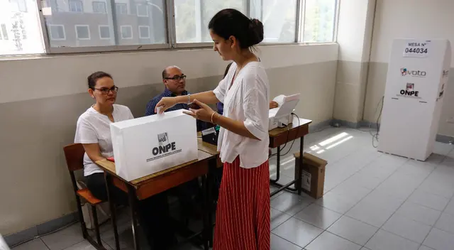 En el caso de las gestantes podrán presentar un certificado médico que acredite su condición de embarazo.