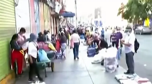 Vendedores invadieron alrededores de La Victoria en el cuarto día de cuarentena.