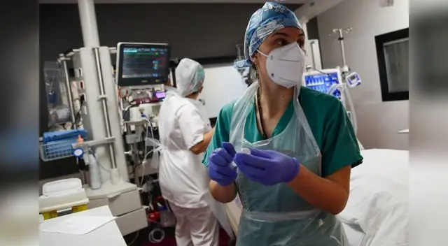 Los casos de las nuevas variantes del coronavirus aumentan en Francia a un ritmo del 50 % cada semana.