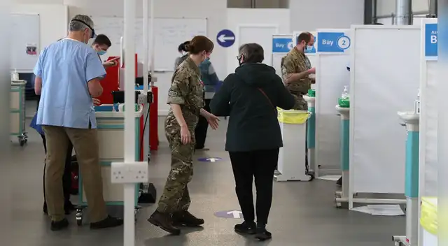 Especialistas han pedido reforzar la prevención contra la COVID-19.