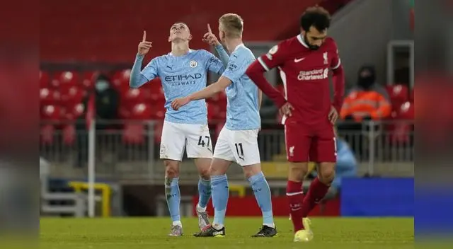 Desilusión de Salah por la derrota 4-1 del Liverpool ante el City.