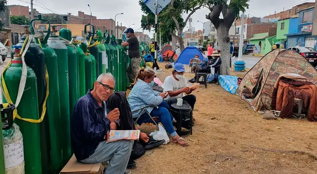 Luego de conocerse la escases de este insumo en locales de OxiRomero en San Juan de Miraflores y del 'Ángel del Oxígeno' en Callao. Luego de conocerse la escases de este insumo en locales de OxiRomero en San Juan de Miraflores y del 'Ángel del Oxígeno' en Callao.