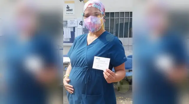 La médico tiene 30 semanas de gestación y fue una de las primeras en vacunarse contra el coronavirus.