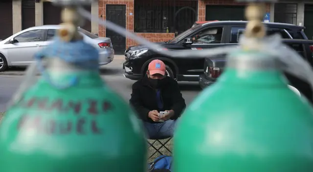 Familiares pagan sumas exorbitantes por oxígeno medicinal en plena segunda ola del coronavirus.