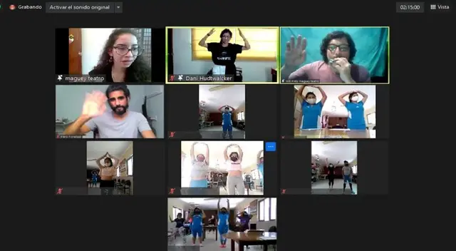 Los adolescentes que alberga el Ministerio de la Mujer participan en talleres de teatro