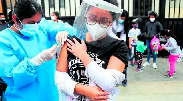 Al finalizar la jornada, el vacunador o la vacunadora podrá visualizar la cantidad de dosis aplicada Al finalizar la jornada, el vacunador o la vacunadora podrá visualizar la cantidad de dosis aplicada