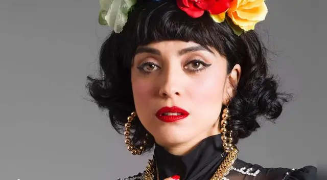 Mon Laferte opina sobre su mural en Valparaiso.