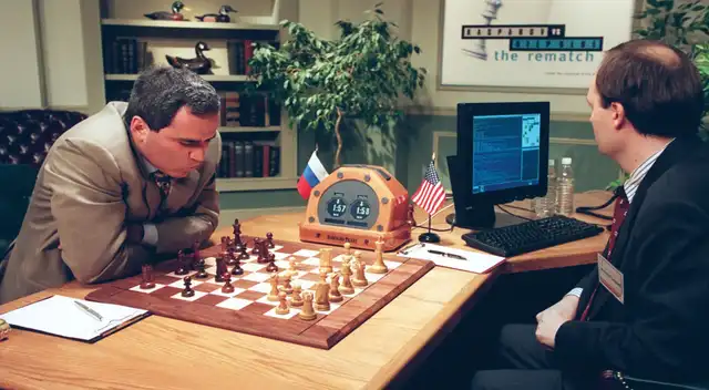 El excampeón mundial de ajedrez, Garry Kasparov, se enfrentó por primera vez con la supercomputadora Deep Blue de IBM | Foto: Difusión