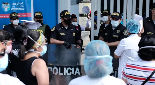 EsSalud asegura que solo se pueden inmunizar quienes se encuentren en el padrón aprobado por el Minsa.