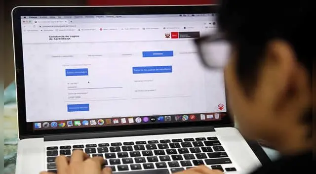 Minedu anunció nuevo formato para certificado de estudios, de esta forma no saldrás de tu casa para hacer el trámite administrativo durante la pandemia. Minedu anunció nuevo formato para certificado de estudios, de esta forma no saldrás de tu casa para hacer el trámite administrativo durante la pandemia.