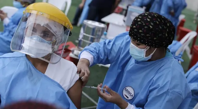 EsSalud se pronuncia tras caso de enfermera que fue vacunada contra el coronavirus. EsSalud se pronuncia tras caso de enfermera que fue vacunada contra el coronavirus.