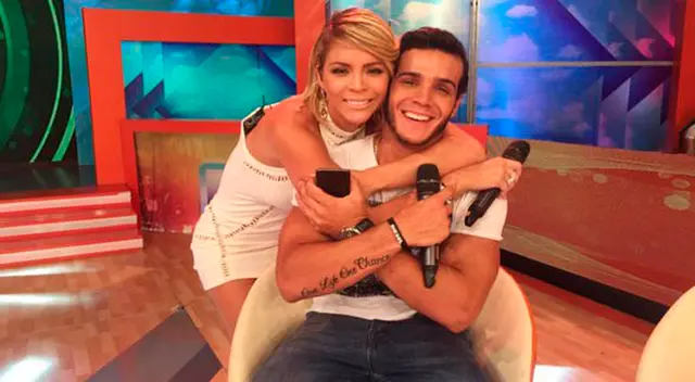 Apoya a modelo chiclayana. Apoya a modelo chiclayana.