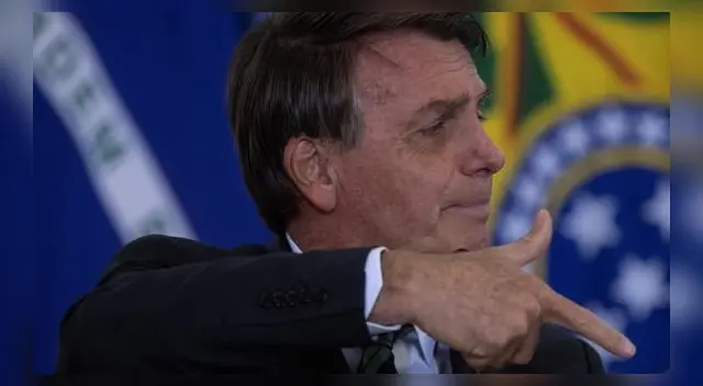 Jair Bolsonaro, presidente de Brasil, en plena conferencia de prensa. | Foto: EFE