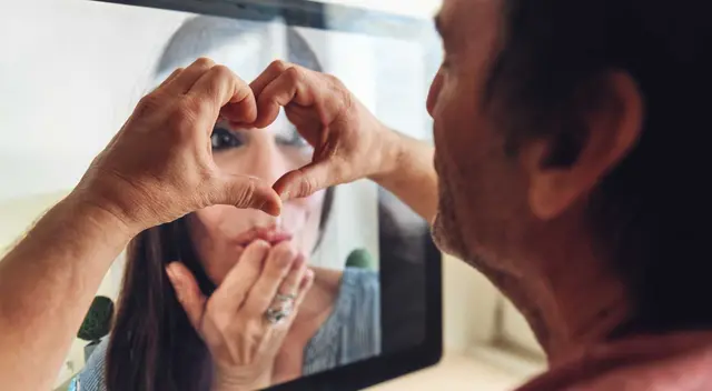 La tecnología es tu mejor aliado para celebrar San Valentín con tu pareja.