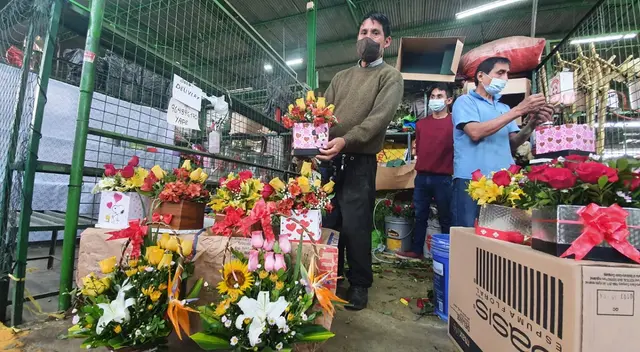 El Mercado de Flores del Rímac registró gran cantidad de compradores este 14 de febero.