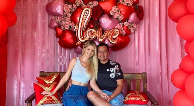 Richard Acuña sorprendió a Brunella Horna con gran detalle. Richard Acuña sorprendió a Brunella Horna con gran detalle.