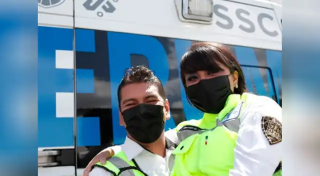 Paramédicos encuentran el amor mientras atendían a pacientes con COVID-19