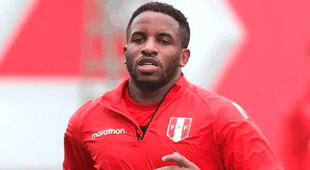 Jefferson Farfán aún no oficializa su nuevo club.