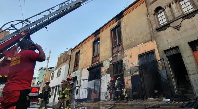 El incendio dejó daños materiales. Los vecinos calculan una pérdida de alrededor de 60.000 soles.