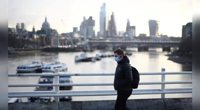 La nueva variante está asociada con un aumento de la capacidad del virus para evadir los anticuerpos. La nueva variante está asociada con un aumento de la capacidad del virus para evadir los anticuerpos.