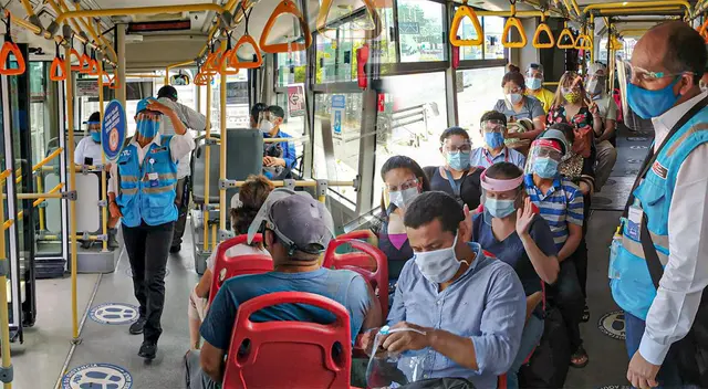 Pasajeros fueron bajados de buses del Metropolitano. Pasajeros fueron bajados de buses del Metropolitano.