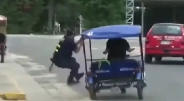 Particular video del mototaxista se hizo viral en las redes sociales. Particular video del mototaxista se hizo viral en las redes sociales.