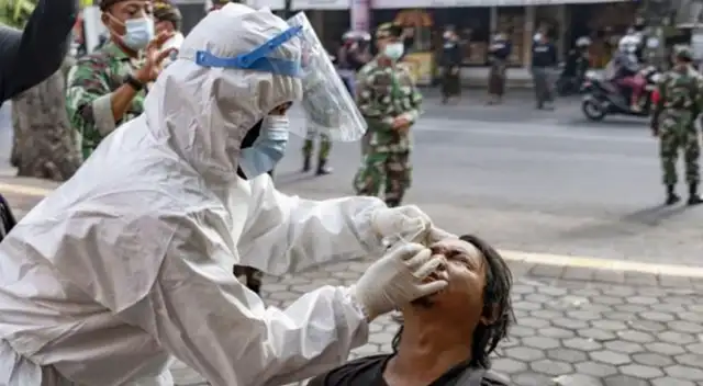 OMS indicó que tampoco hay indicios de que cause un mayor número de casos graves. OMS indicó que tampoco hay indicios de que cause un mayor número de casos graves.