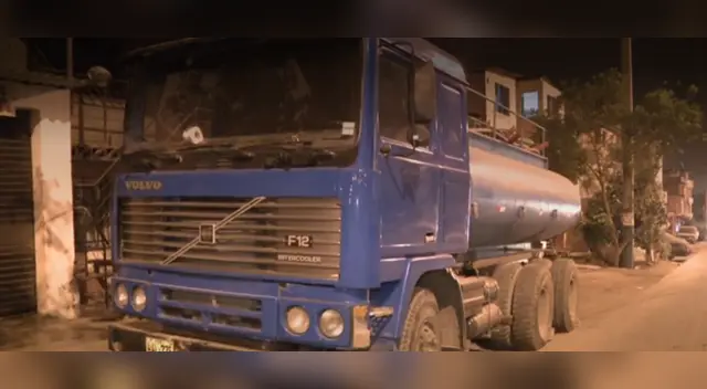 camión impacta sobre viviendas