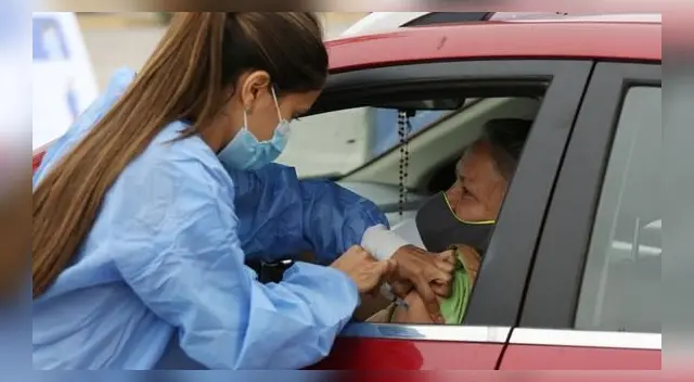 Las autoridades sanitarias de Chile registraron este viernes 3.827 nuevos contagios de COVID-19. Las autoridades sanitarias de Chile registraron este viernes 3.827 nuevos contagios de COVID-19.
