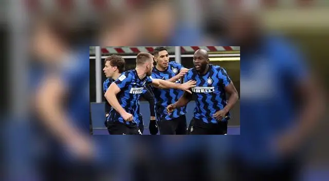 Celebración por el golazo convertido por Lukaku al  AC Milan.